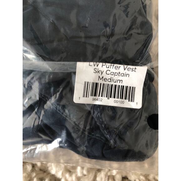 Marine Layer Light Weight Puffer Vest Reversible Packable Sky Captain NWT Medium - Picture 10 of 12